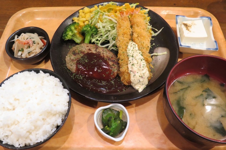 定食居酒屋ほのぼの のご飯メガ盛り定食 ガーカガワ 香川県の地域情報サイト