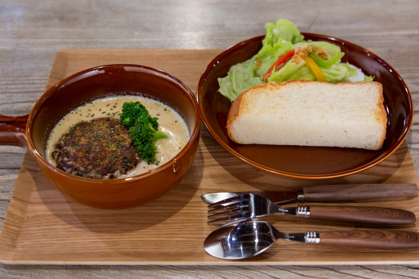 【OPEN】スープで食べるハンバーグが絶品！’99 BABY’s CAFE 円座にオープン