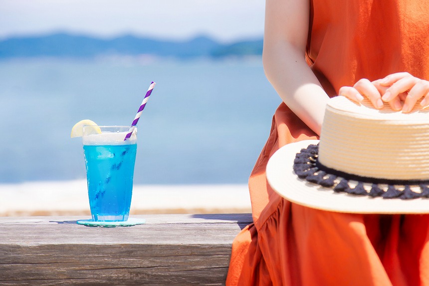 女木島カフェMeginoの新作「空と海の色 せとうちブルーレモネード」