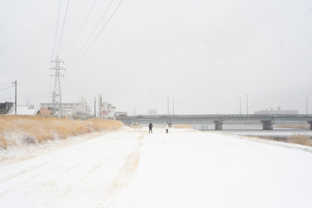 高松市内の雪の様子。9日未明まで大雪の予報