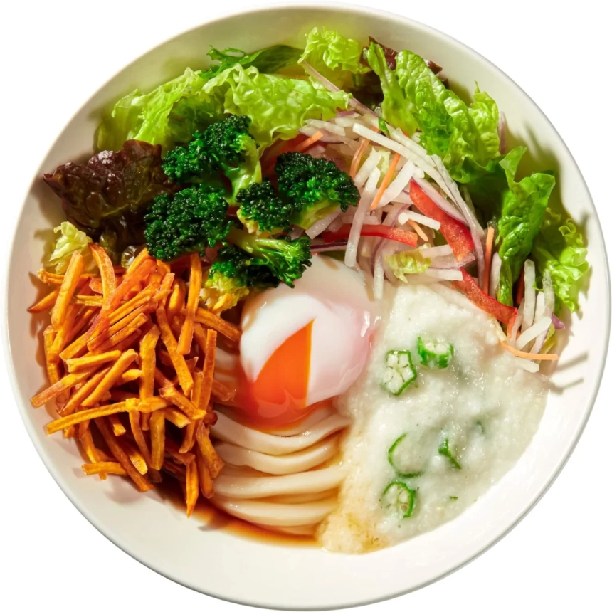 チェリートン学園の食堂風玉とろサラダうどん